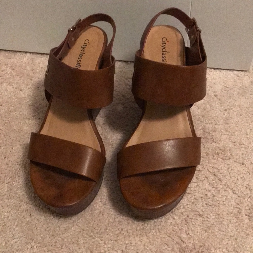 Heels - Picture 3 of 4